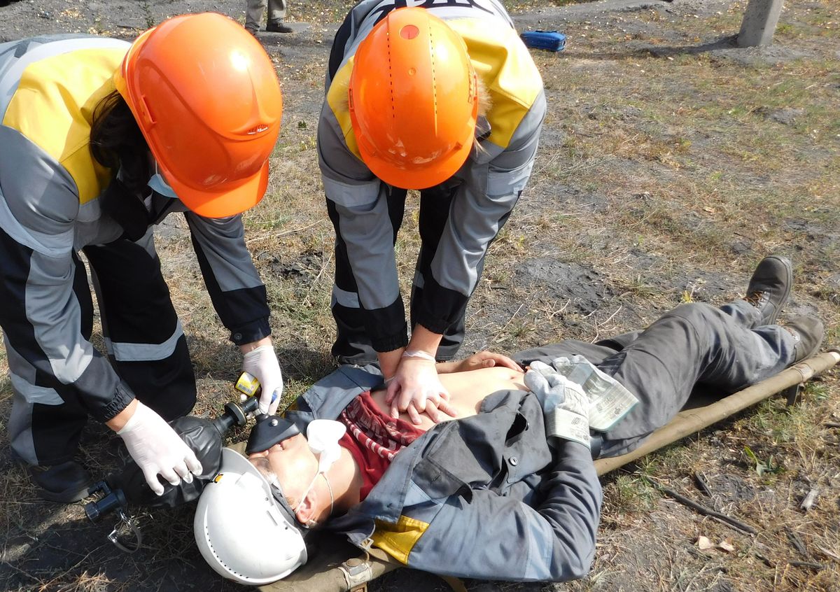 Well-prepared for emergencies: power engineers of DTEK Kurakhivska TPP performed a drill on extinguishing a fire in a fuel oil container.  2