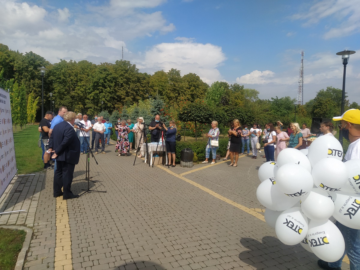 На Вінниччині за підтримки ДТЕК стартував фестиваль дерев’яної скульптури «Ладижинськй гай 2020».  2