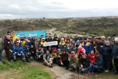 Працівники ДТЕК Дніпрообленерго посадили сосновий бір, прибрали від сміття територію Токівського водоспаду й одну з головних вулиць Кривого Рогу