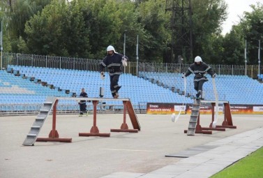 Вогнеборці ДТЕК Кураховської ТЕС змагалися в майстерності гасіння пожеж