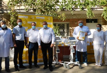 DTEK and Rinat Akhmetov Foundation deliver another four ventilators to Donetsk region doctors