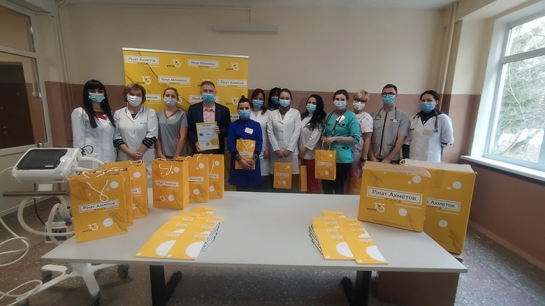 The fight against COVID-19 continues: DTEK and Rinat Akhmetov's fund donate ventilator to hospital in Vinnytsia region