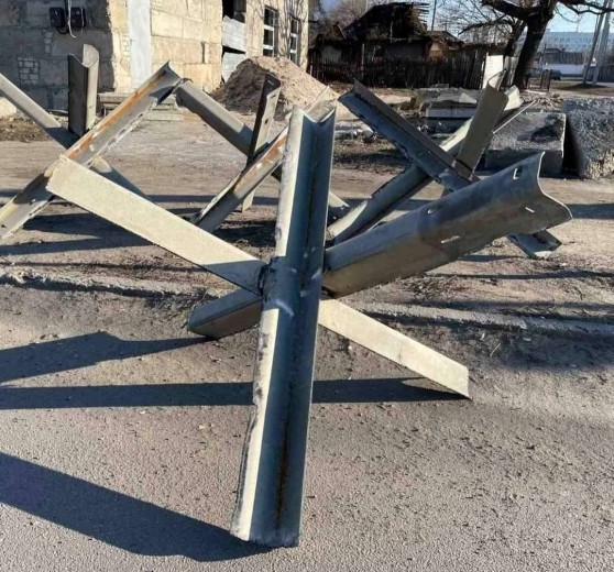 DTEK Energy enterprises had manufactured 300 anti-tank «hedgehogs" for the ukrainian cities defense