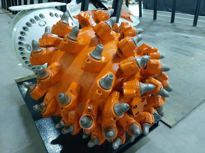 З початку року машинобудівники ДТЕК Енерго виготовили 3 нові прохідницькі комбайни та 735 тисяч запчастин для шахт