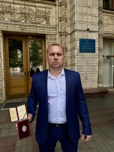 Volodymyr Zelenskyi Awarded the Honorary Title of Honoured Miner of Ukraine to Yevhen Klymenko, a Miner at DTEK Pavlohradcoal.