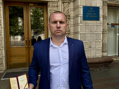 Үлкен жалаңаш семіз қара есектер