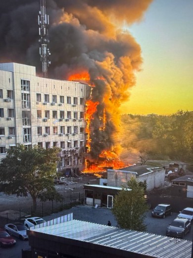 росія обстріляла адмінбудівлю вугільного підприємства ДТЕК Енерго на Дніпропетровщині