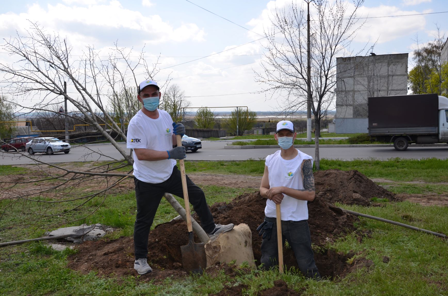 Шахтарі Західного Донбасу зробили світ навколо себе чистіше і зеленіше.  3