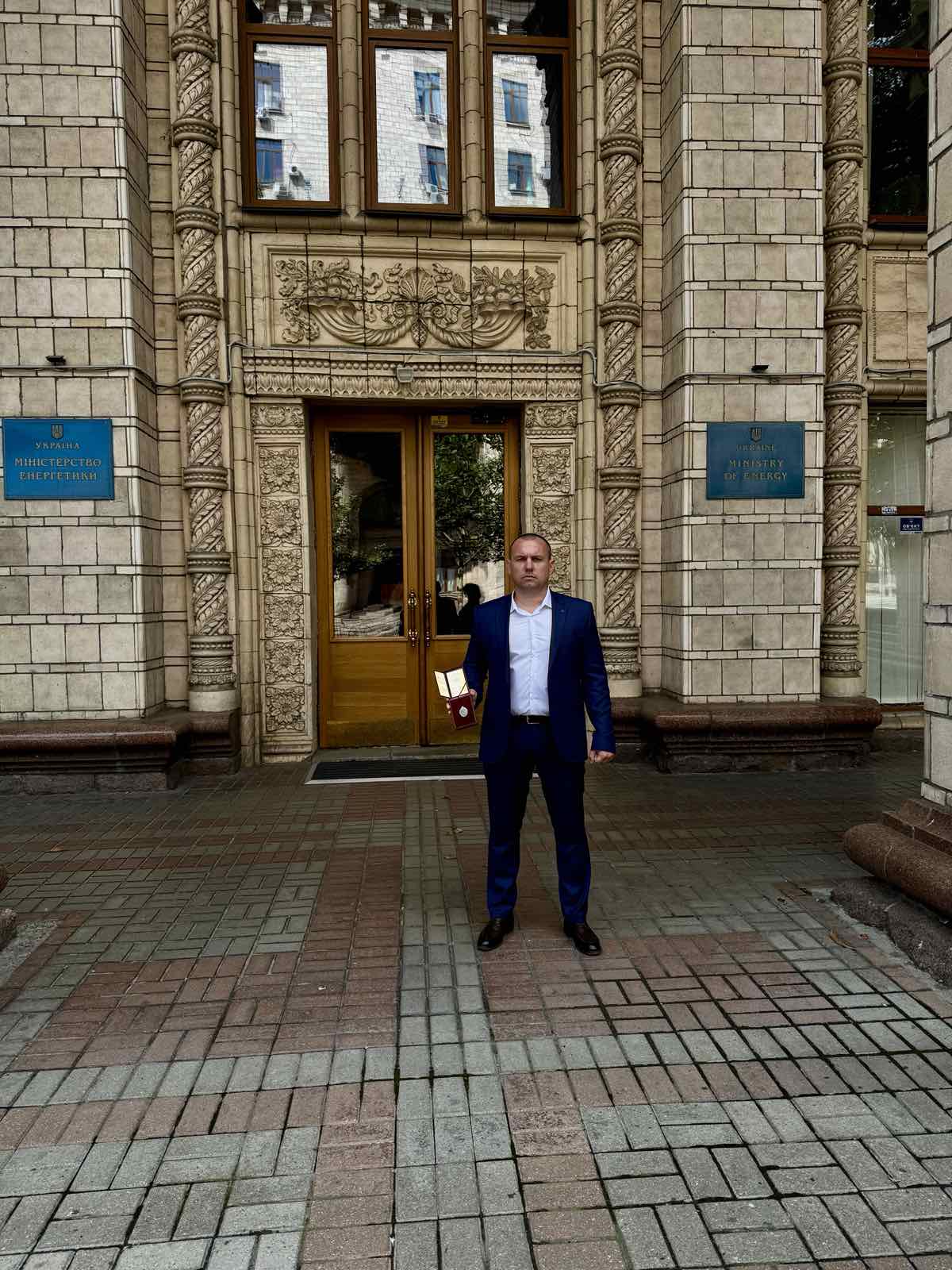 Ол маған өз кискасына сперму жасауға рұқсат берді.