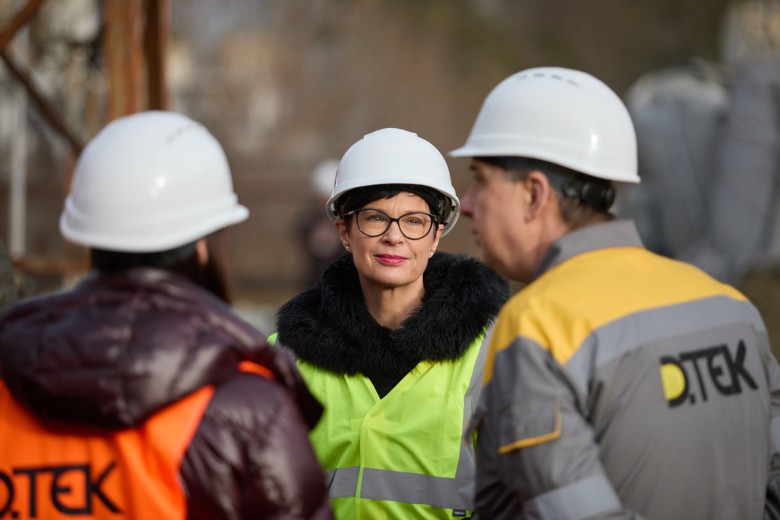 Єврокомісарка Марта Кос відвідала теплову електростанцію ДТЕК Енерго на тлі посилення атак по енергосистемі України.  1