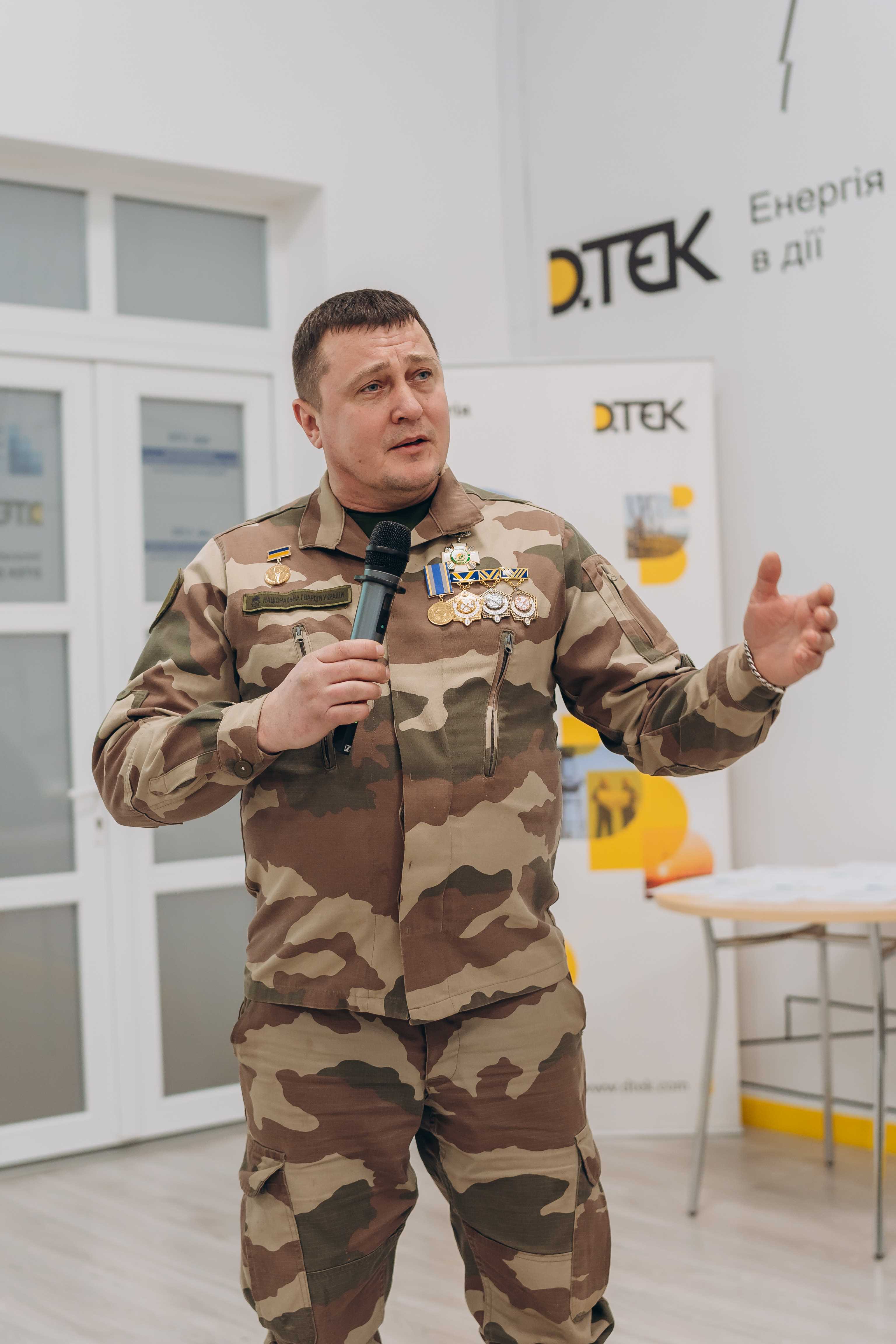 Ветерани за підтримки ДТЕК опанували нову професію у сфері сонячної енергетики. 3 Ветерани за підтримки ДТЕК опанували нову професію у сфері сонячної енергетики. 2