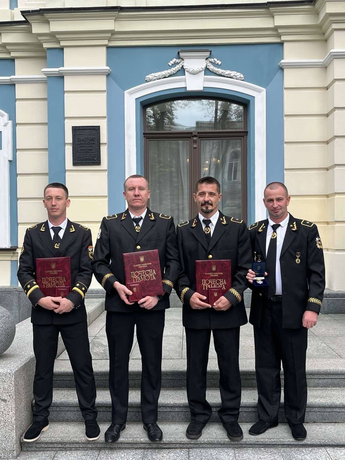21 працівник ДТЕК Енерго отримав державні та галузеві нагороди до Дня шахтаря.  4
