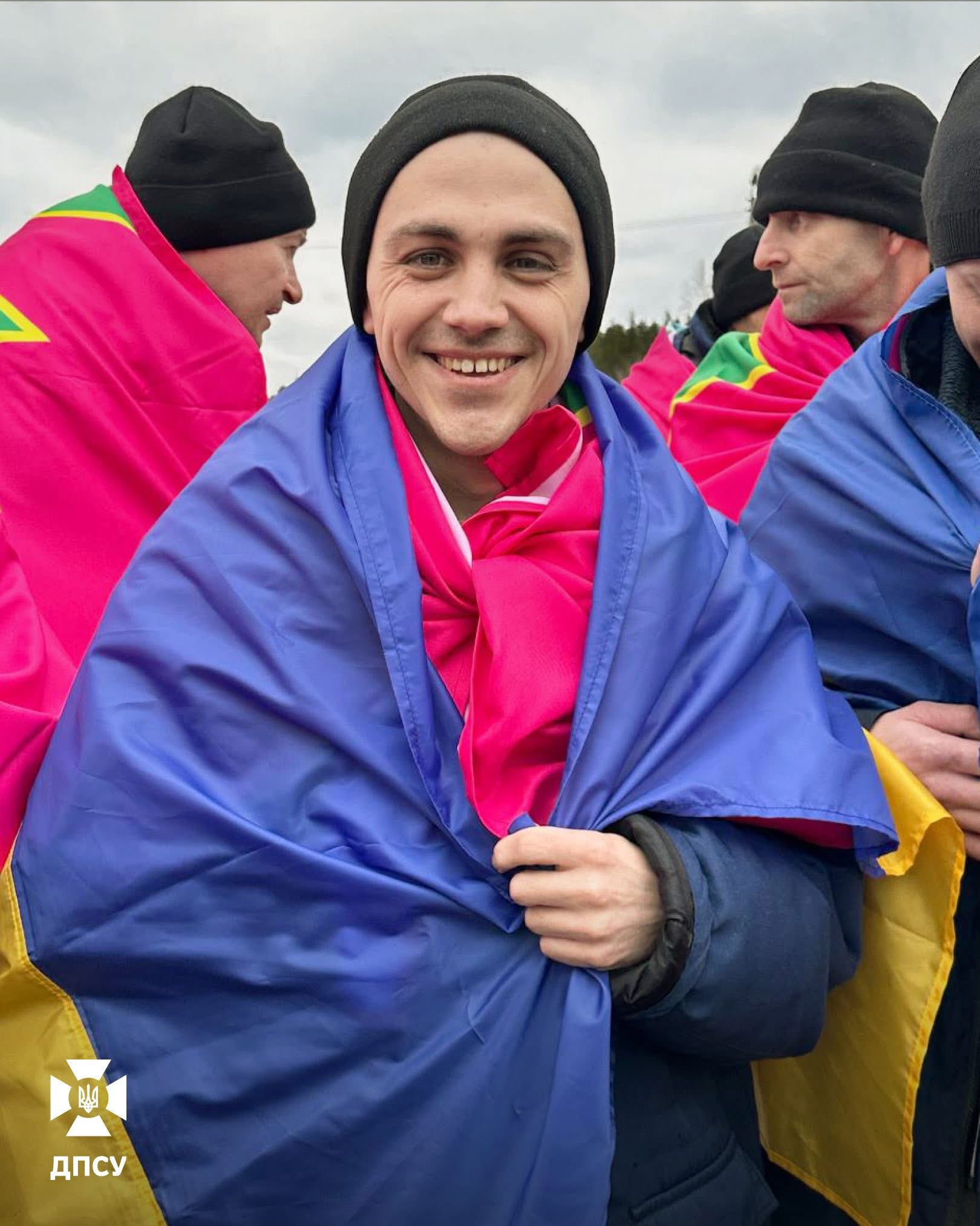 Шахтар ДТЕК Енерго повернувся додому з російського полону