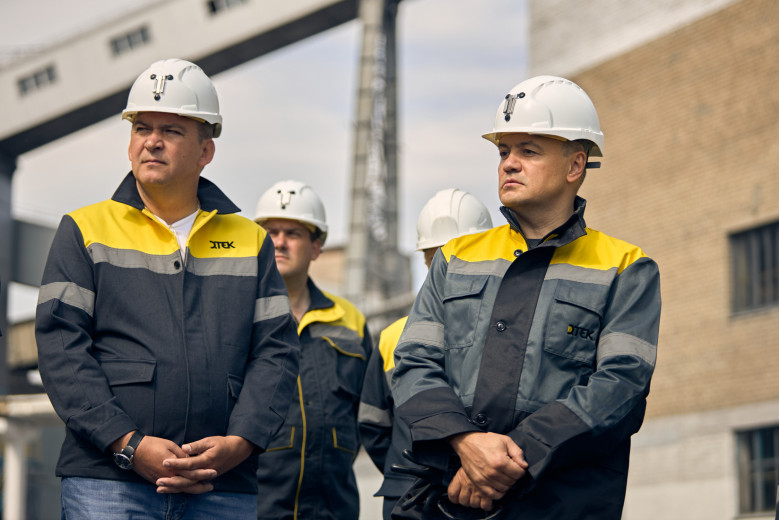 Генеральний директор ДТЕК Максим Тімченко відвідав вугільні підприємства компанії неподалік лінії фронту. 2 Генеральний директор ДТЕК Максим Тімченко відвідав вугільні підприємства компанії неподалік лінії фронту. 1