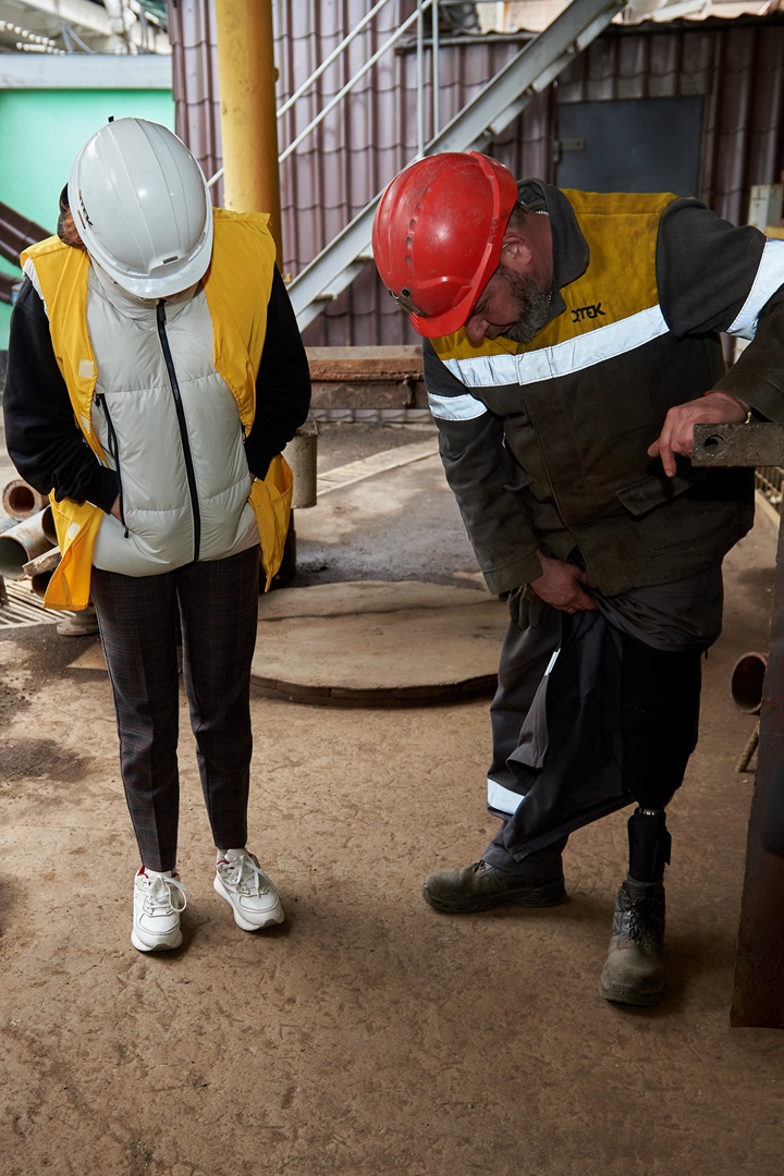 ДТЕК Енерго презентував інклюзивне середовище на наземній поверхні шахти Міністерці у справах ветеранів Наталії Калмиковій.  3