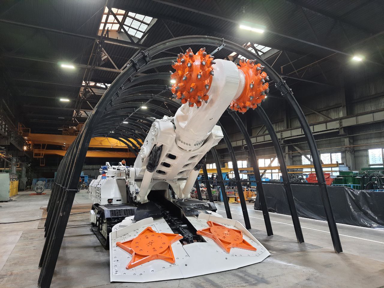 З початку року машинобудівники ДТЕК Енерго виготовили 3 нові прохідницькі комбайни та 735 тисяч запчастин для шахт.  1
